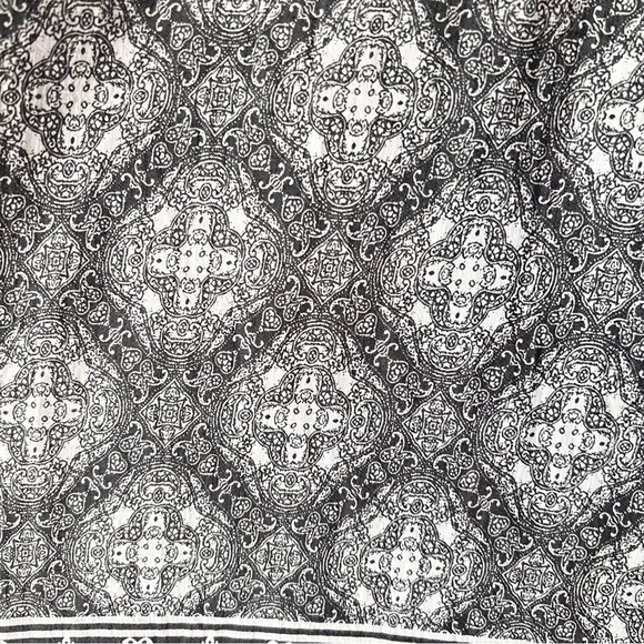 Kim Rogers Curvy Gray & White Blouse - Picture 7 of 8